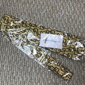NWT Salvatore Ferragamo 100% silk tie